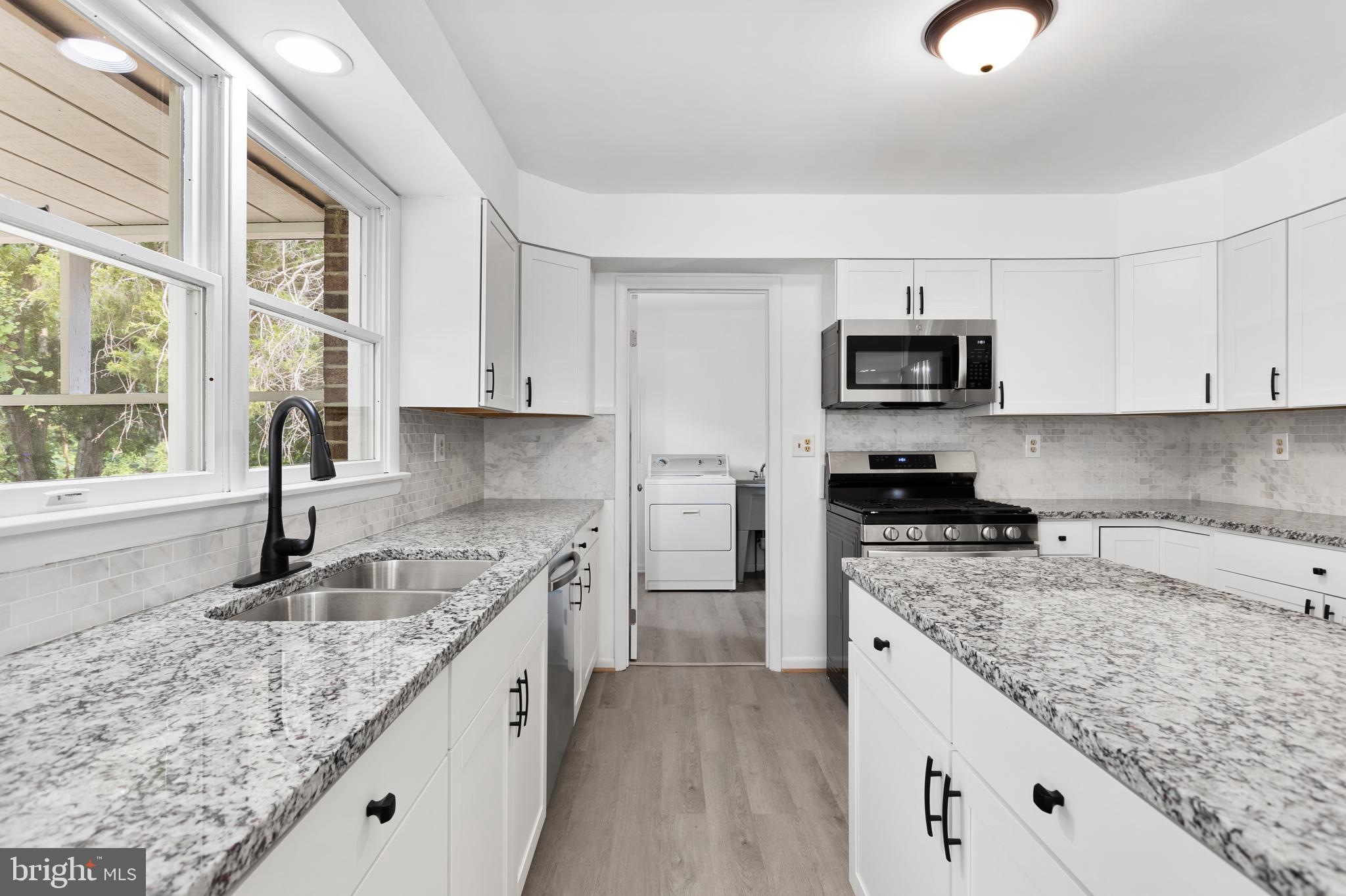 5551 Wells Cove DRIVE
