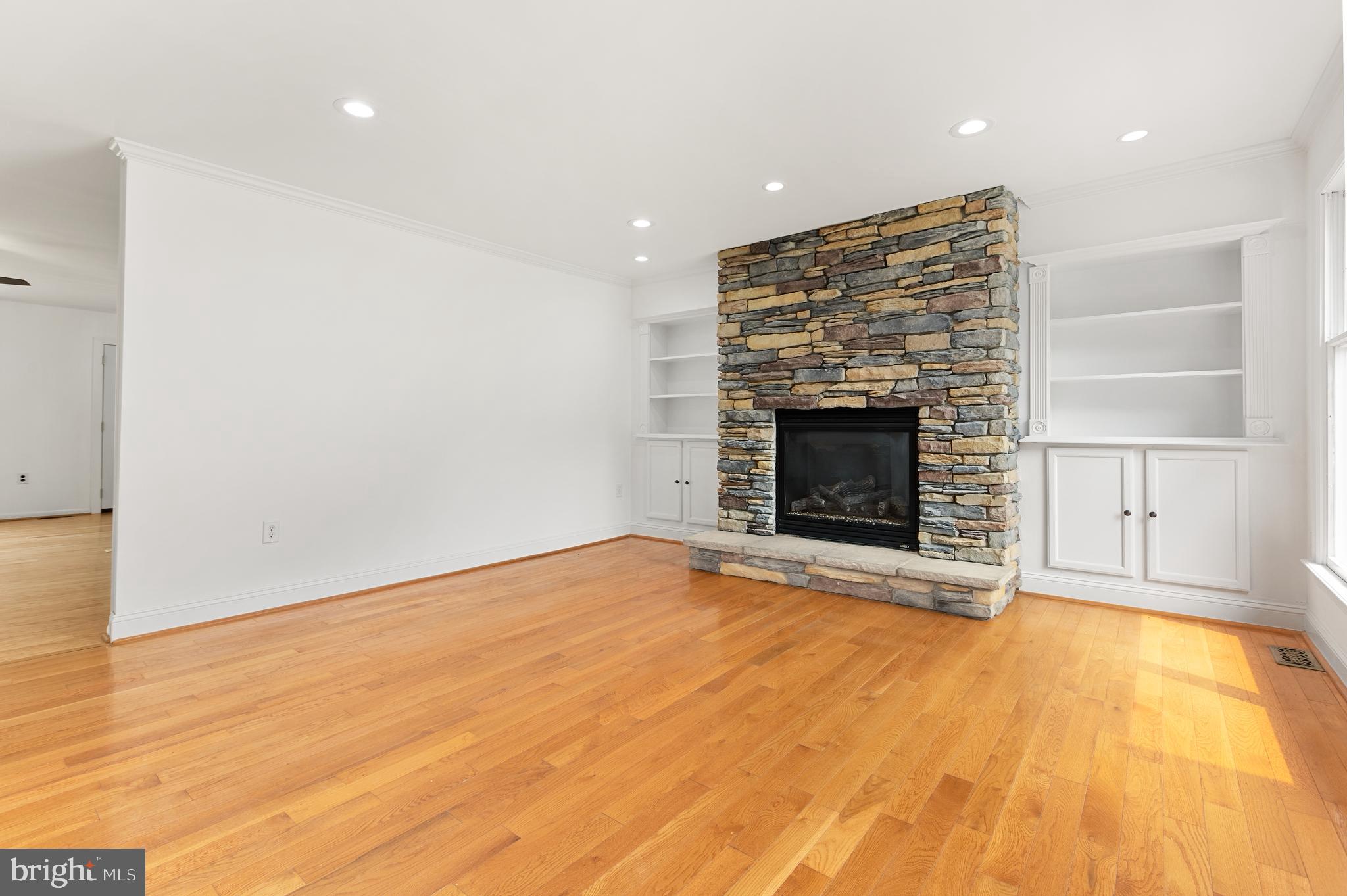 5551 Wells Cove DRIVE