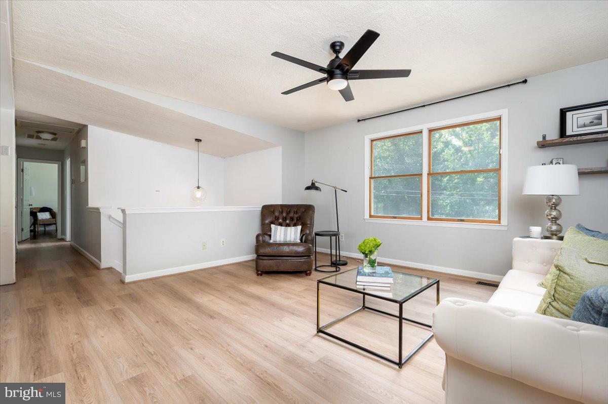 15500 Running Fox Cir