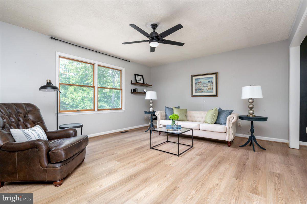 15500 Running Fox Cir