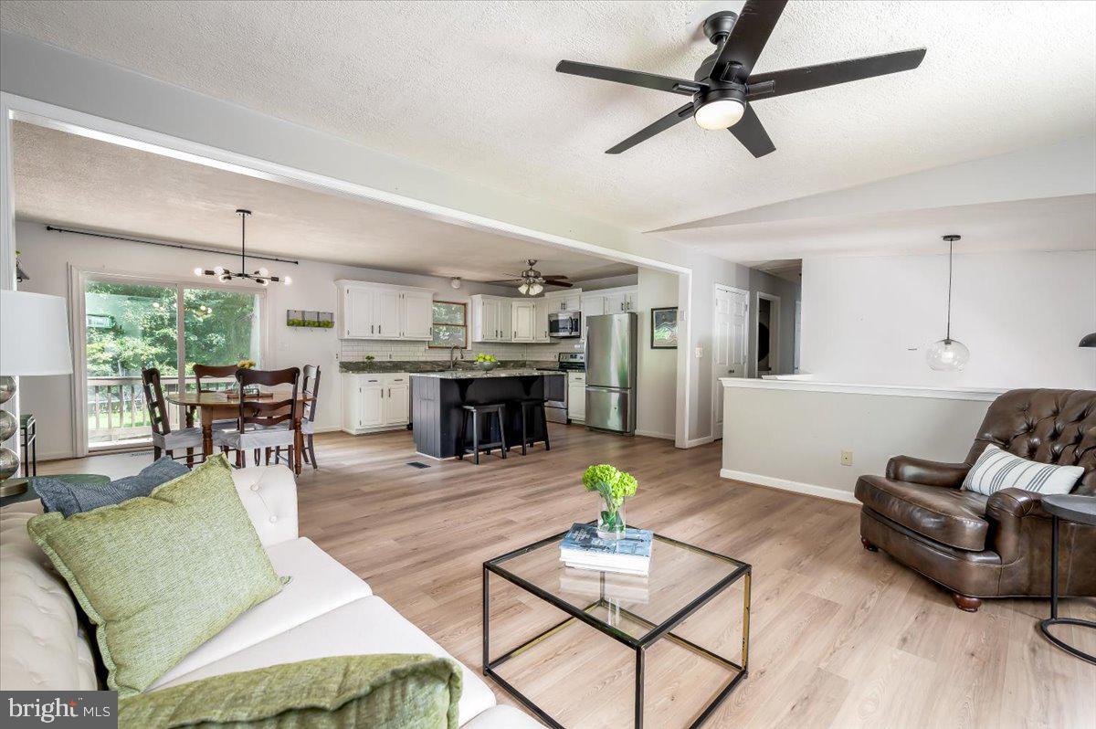 15500 Running Fox Cir