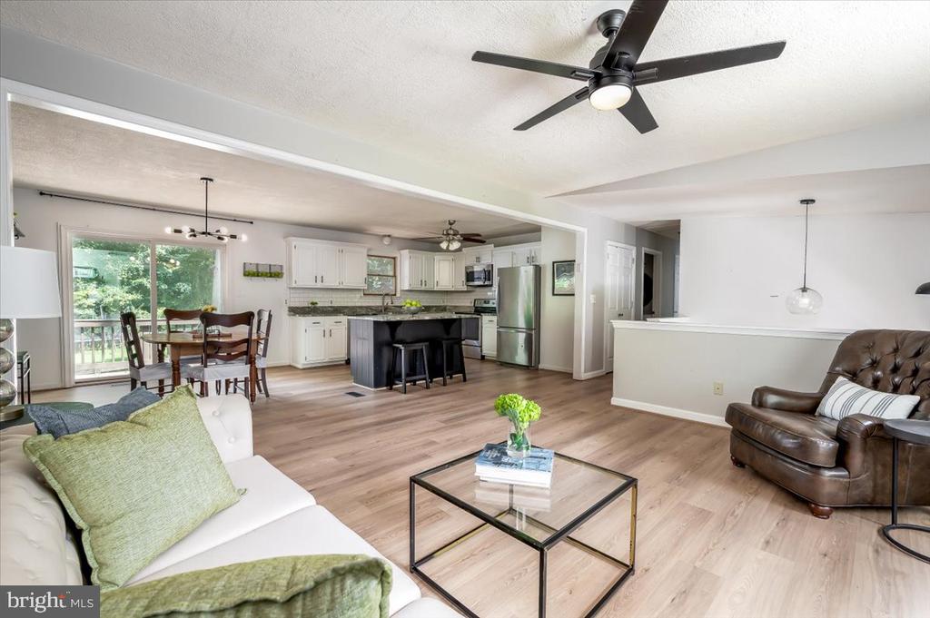 15500 Running Fox Cir