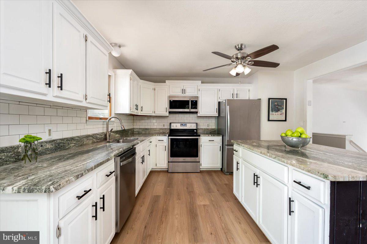 15500 Running Fox Cir