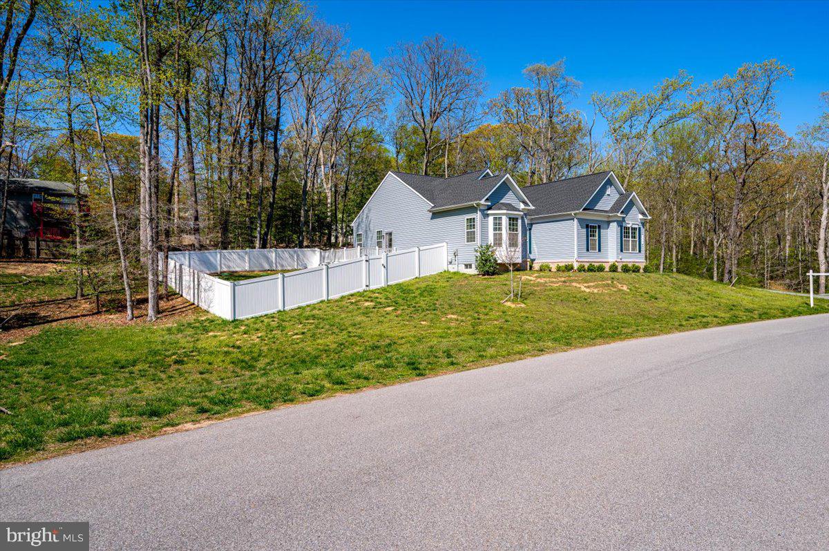 1962 Foxwood Ln