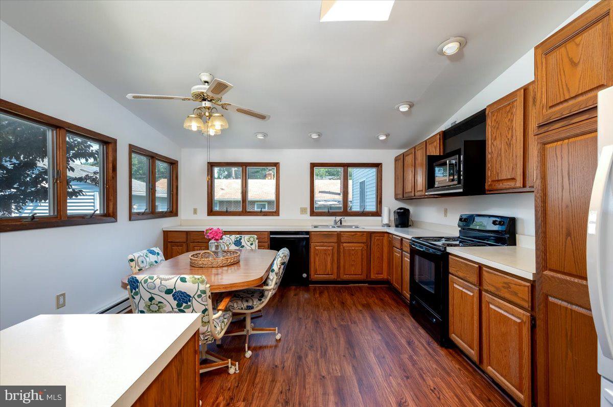 8236 Bayside Rd