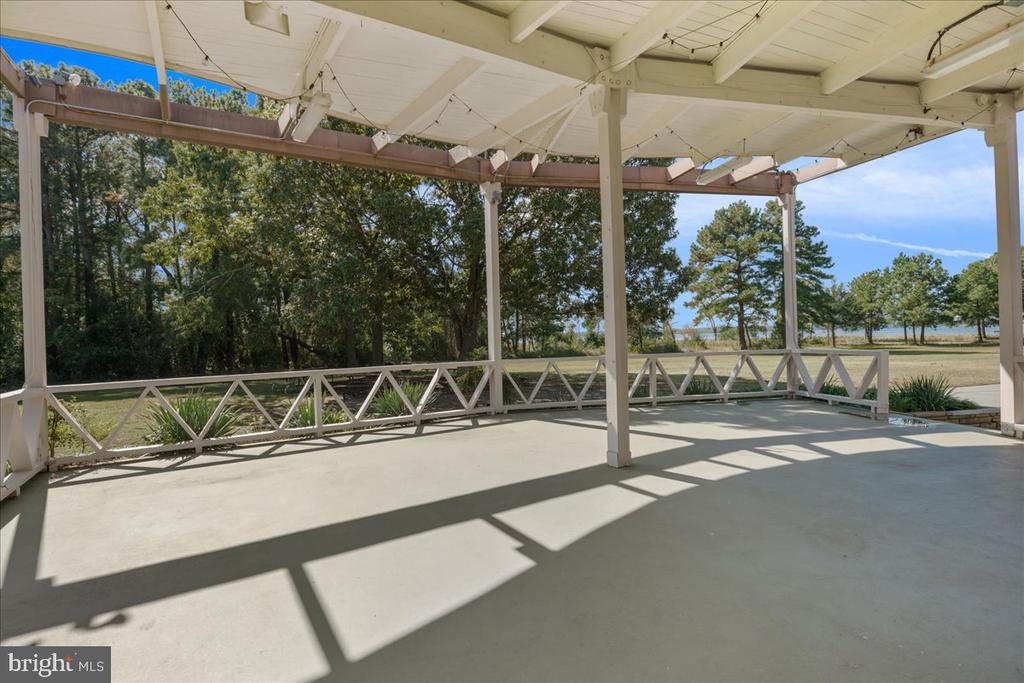 460 DEER LANE