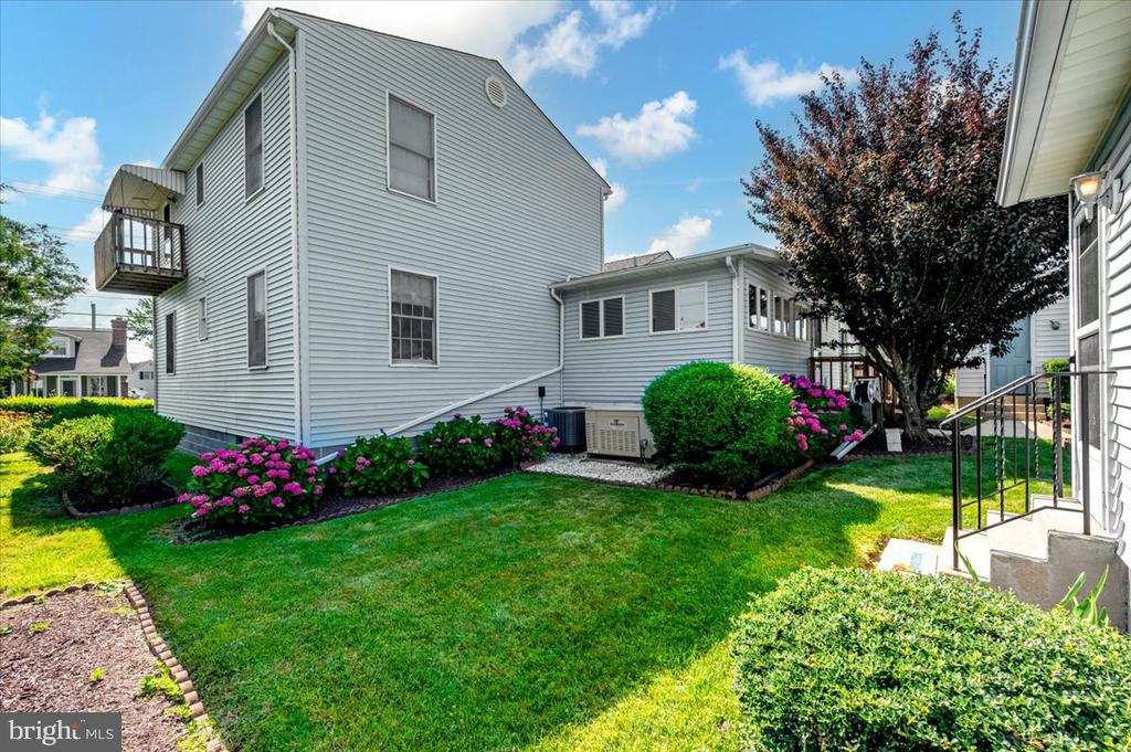 8236 BAYSIDE ROAD