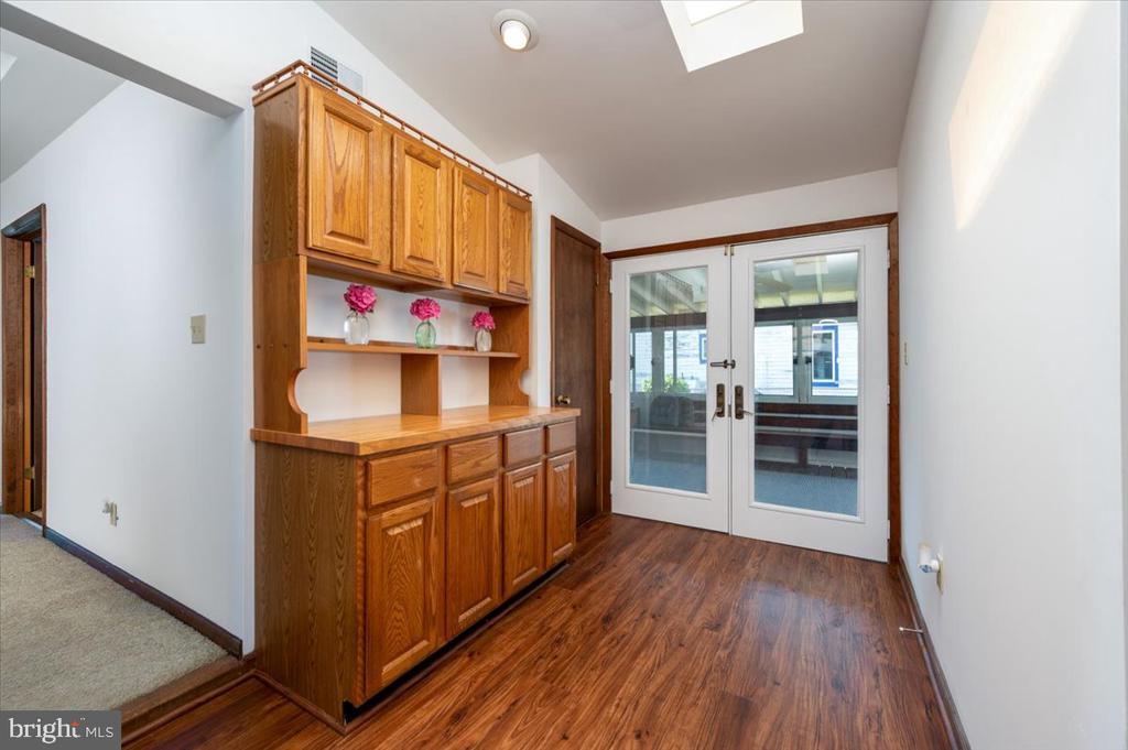 8236 BAYSIDE ROAD