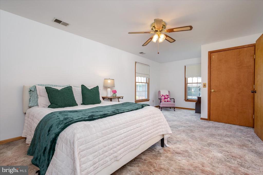8236 BAYSIDE ROAD