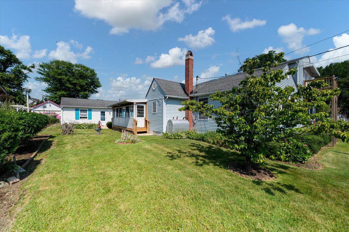 8236 BAYSIDE ROAD