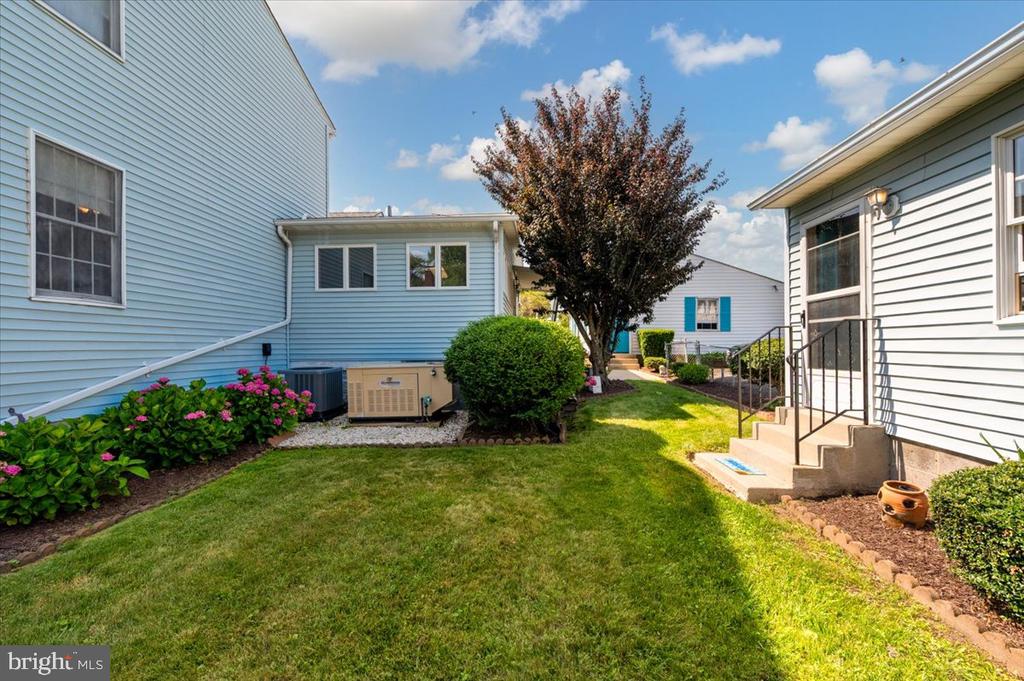8236 BAYSIDE ROAD