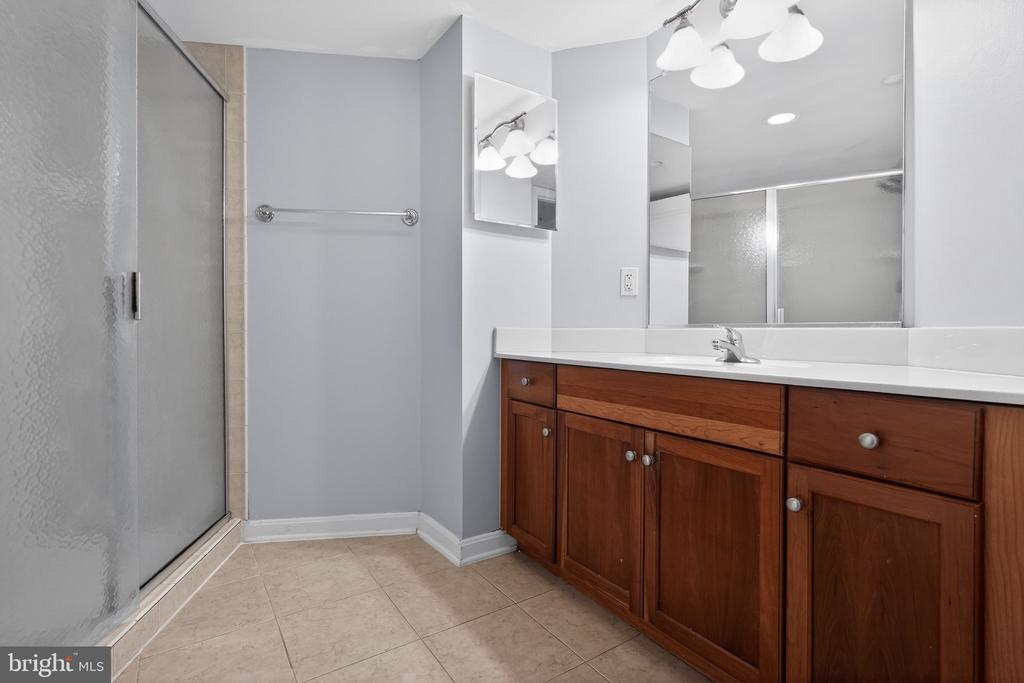 8501 BAYSIDE ROAD 702