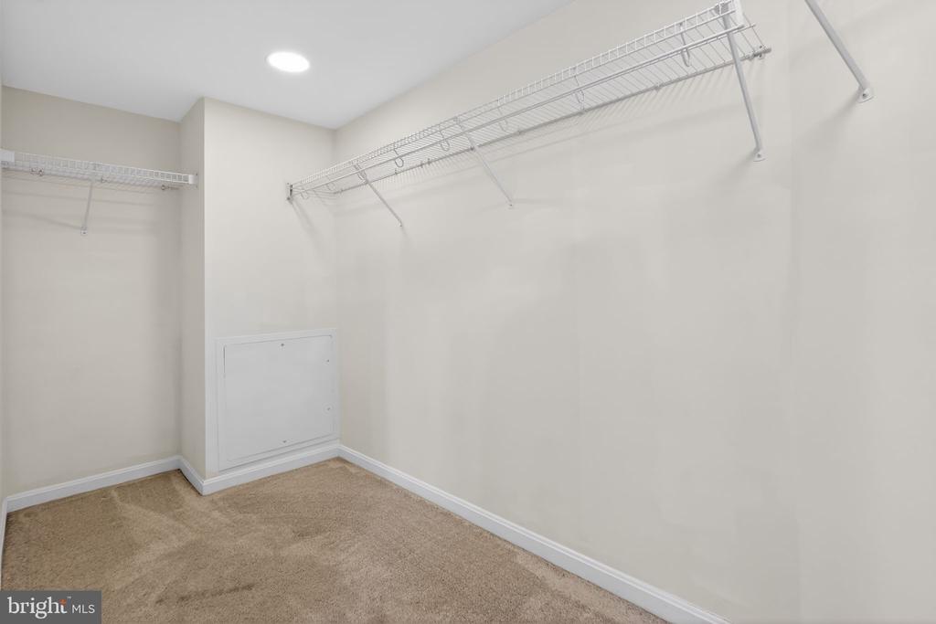 8501 BAYSIDE ROAD 702