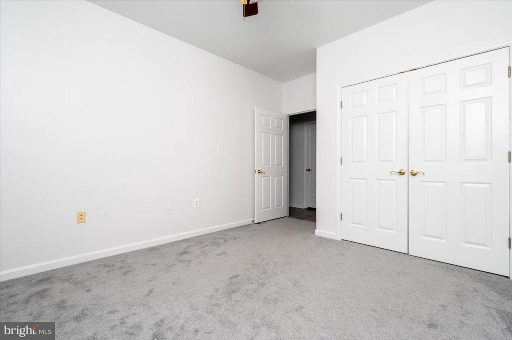 921 SPINNAKER WAY Unit: 921