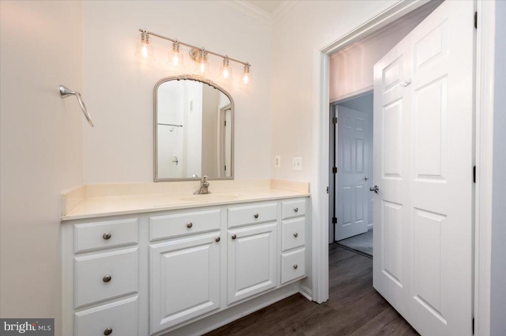 921 SPINNAKER WAY Unit: 921