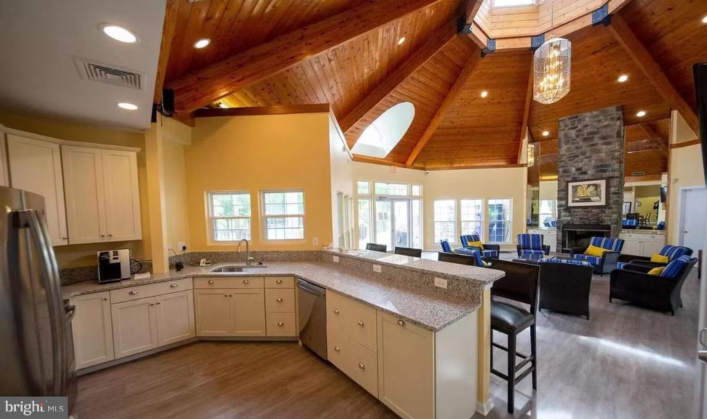 921 SPINNAKER WAY Unit: 921