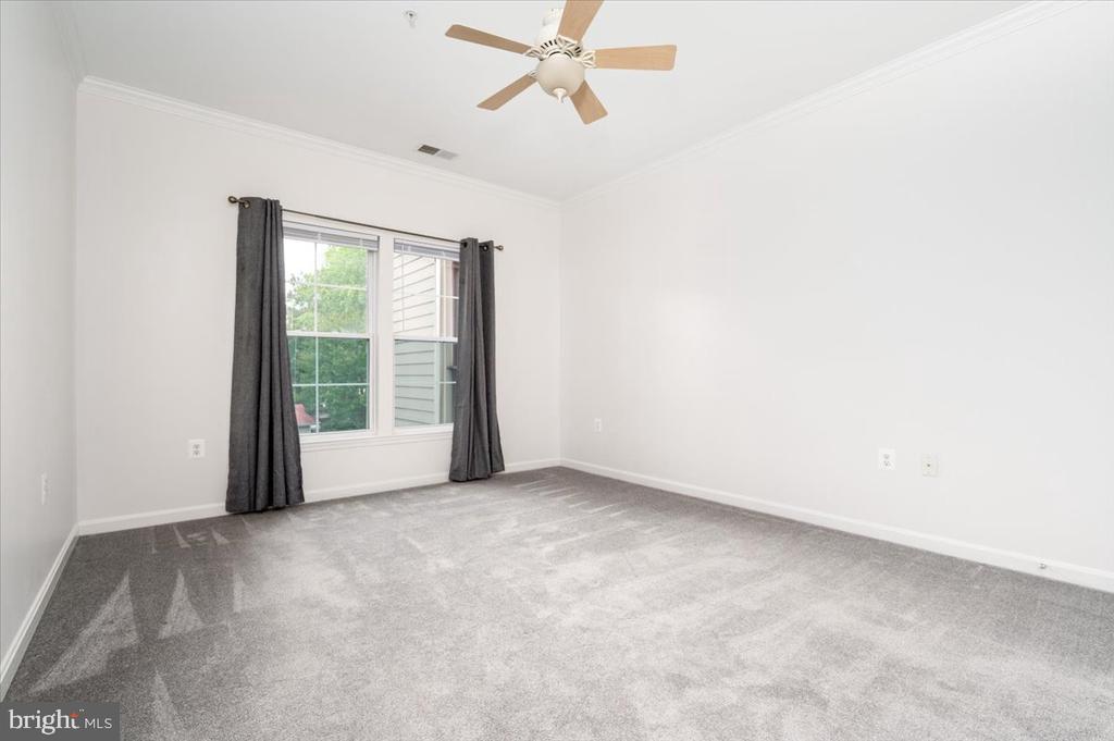 921 SPINNAKER WAY Unit: 921
