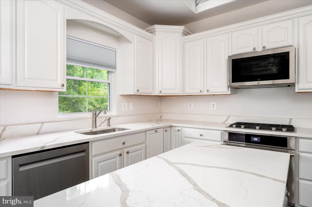 921 SPINNAKER WAY Unit: 921