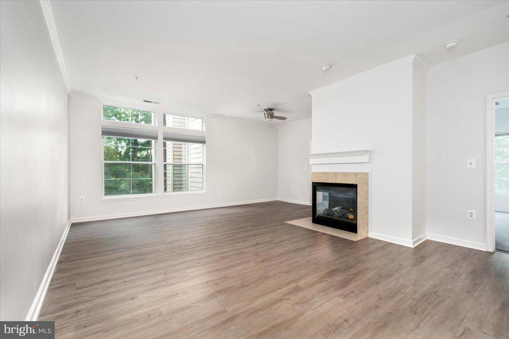 921 SPINNAKER WAY Unit: 921