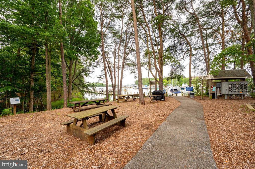 921 SPINNAKER WAY Unit: 921