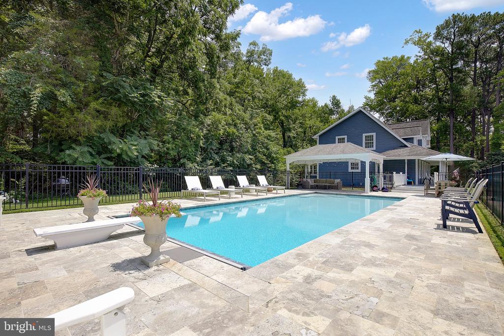980 APPEL LANE