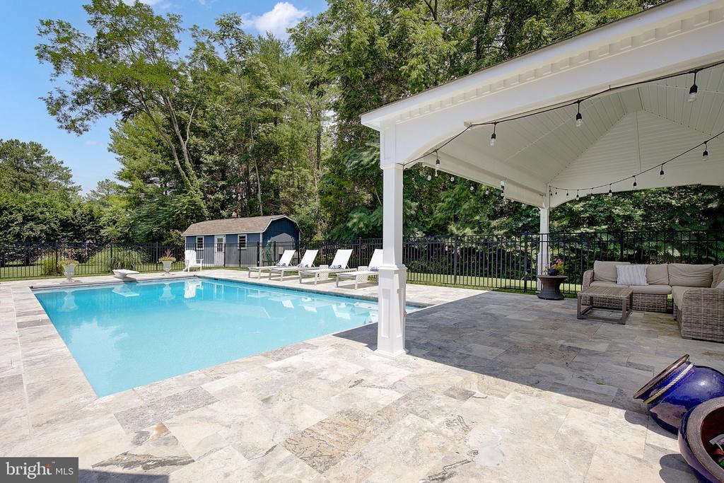 980 APPEL LANE
