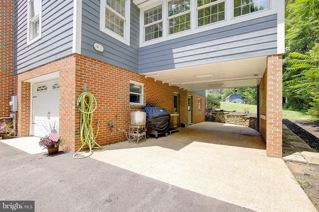 980 APPEL LANE