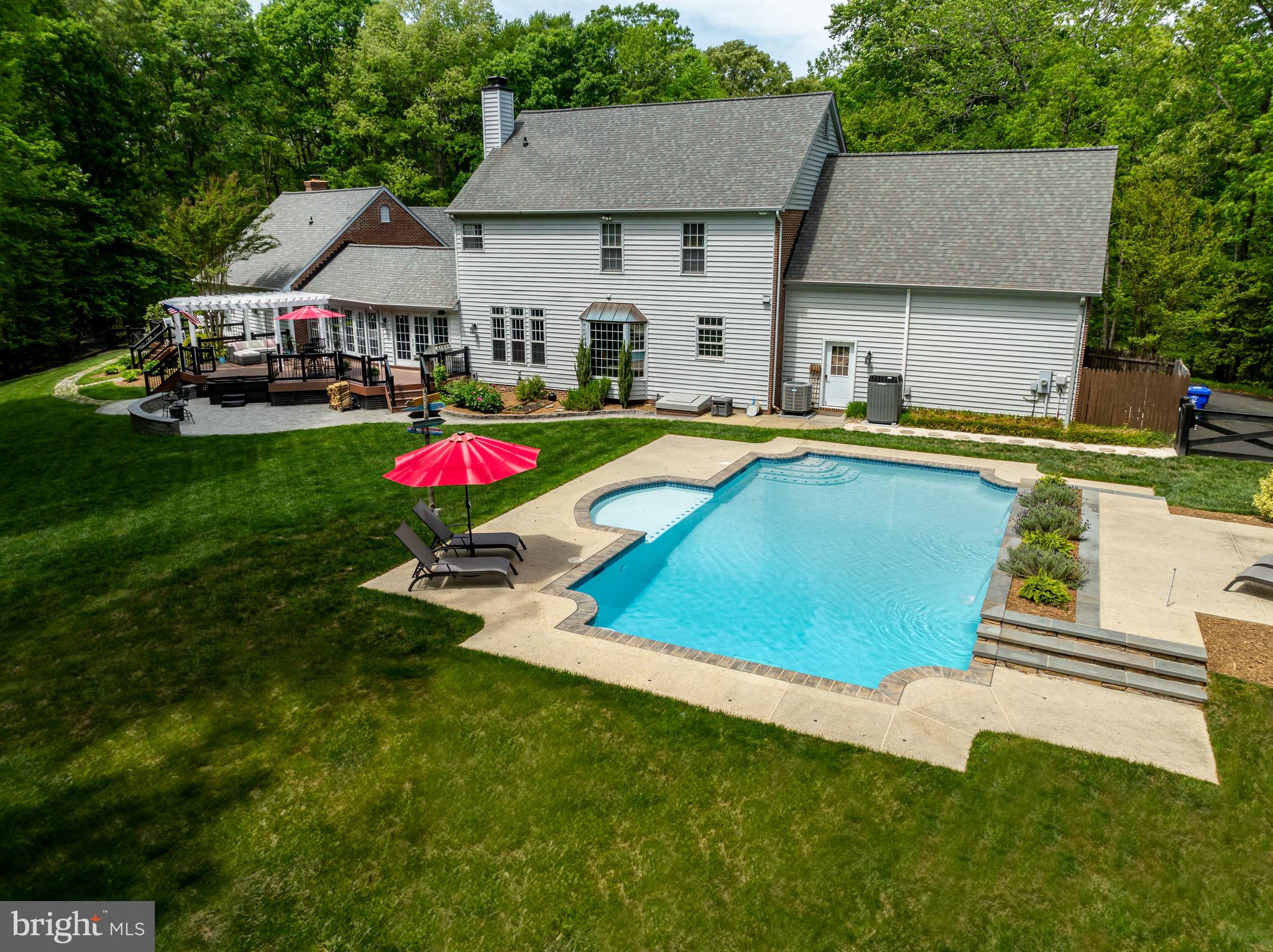 7575 Serenity Dr