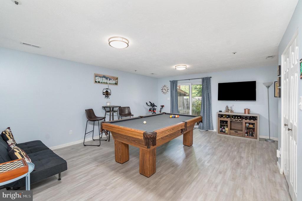 402 Oakton Way