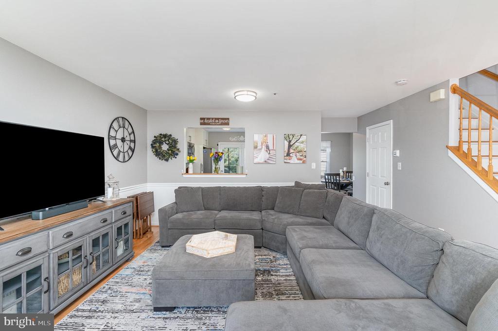 402 Oakton Way