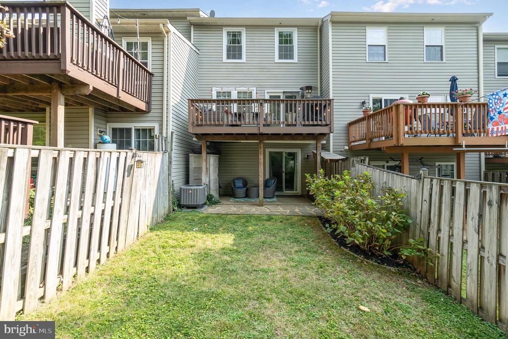 402 Oakton Way