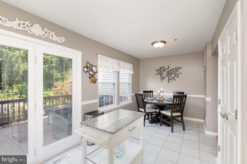 402 Oakton Way