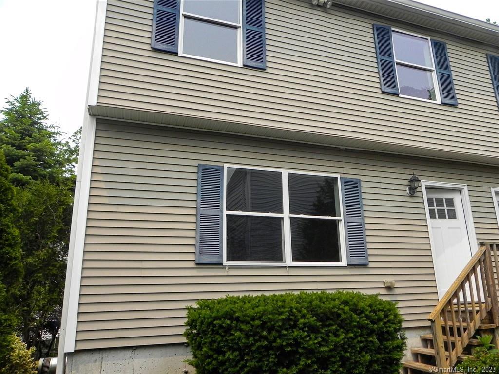 22 Orlando Avenue Left