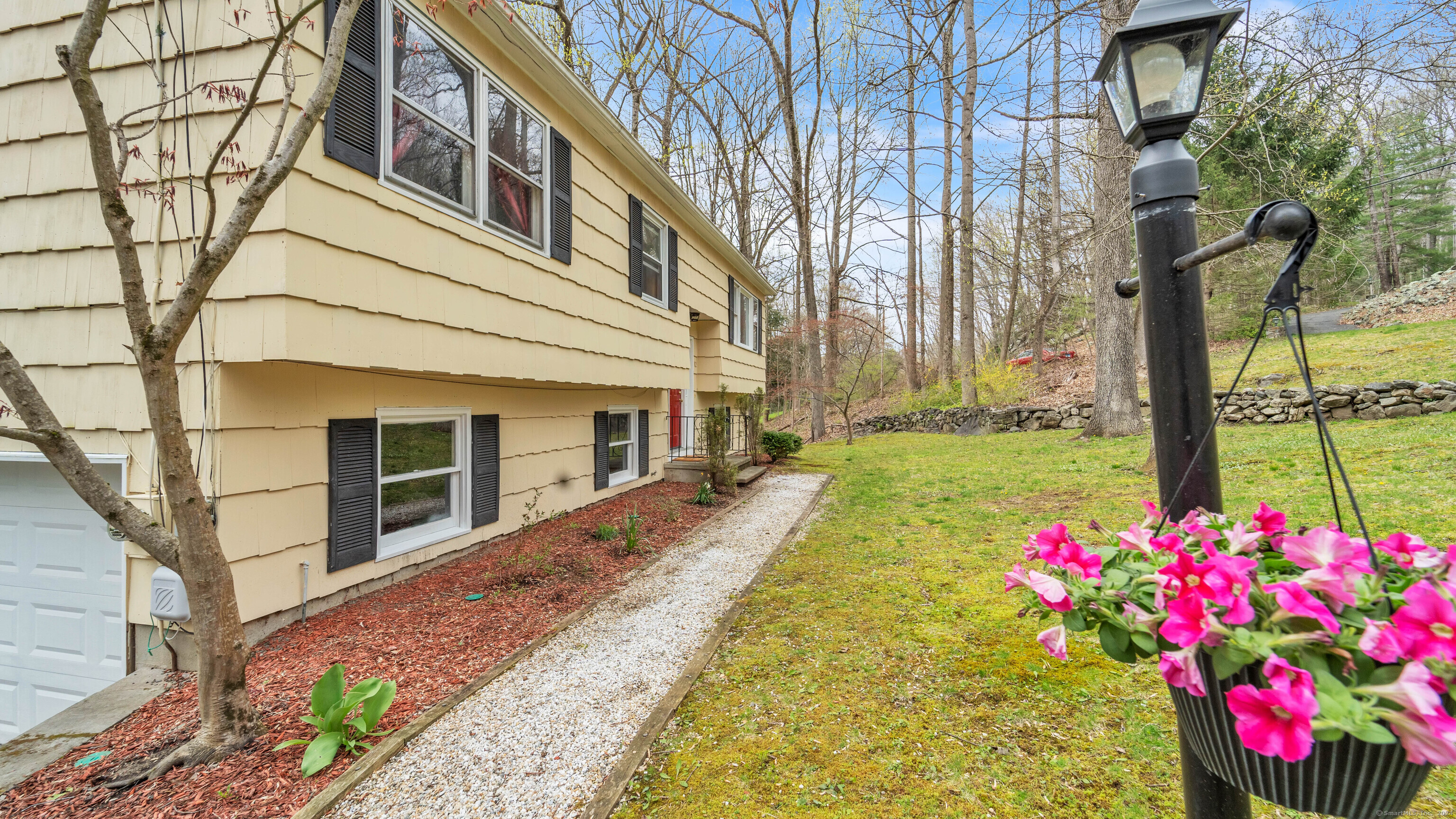 5 Frontier Lane