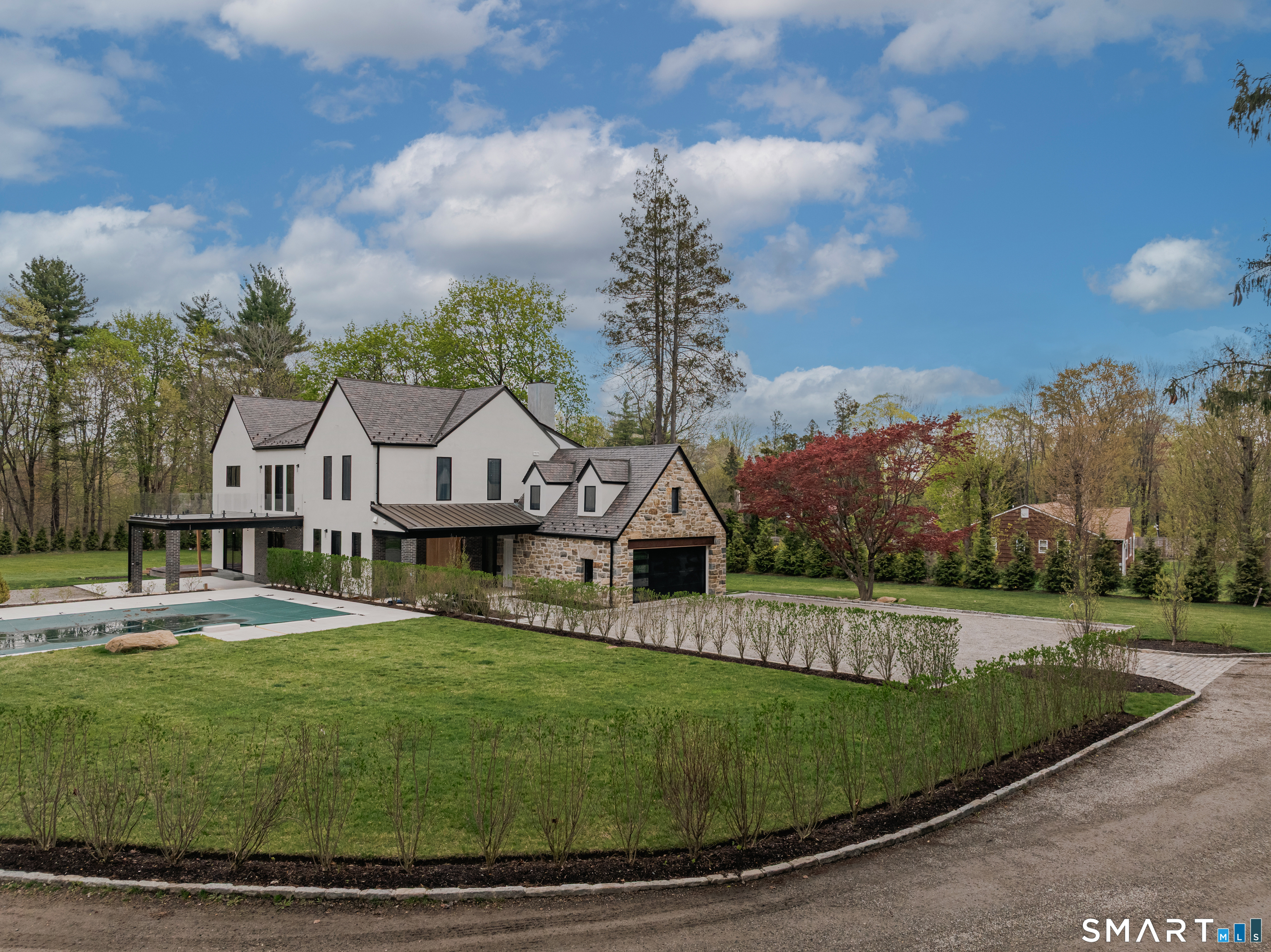 201 Ponus Avenue Extension