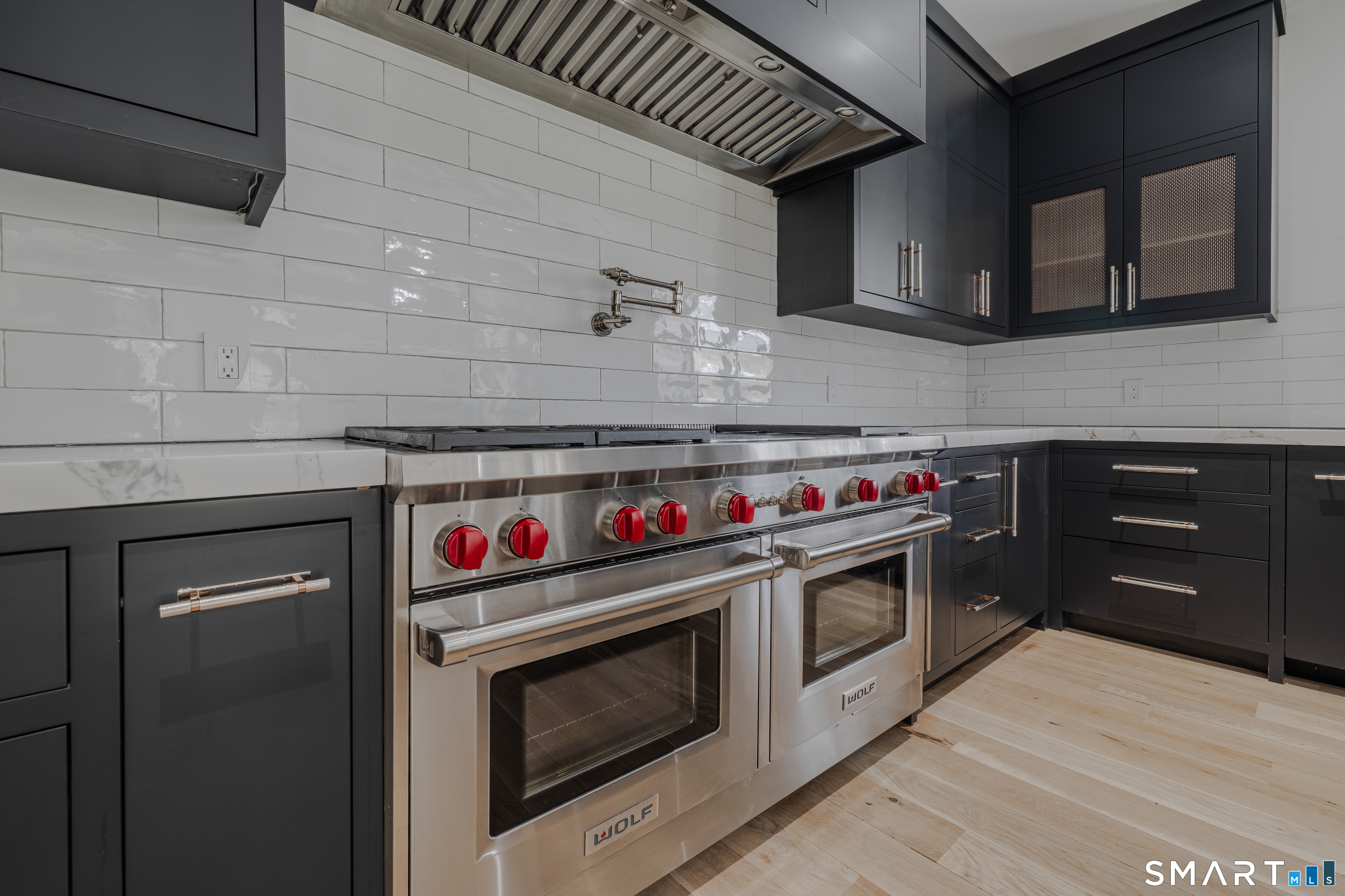 201 Ponus Avenue Extension