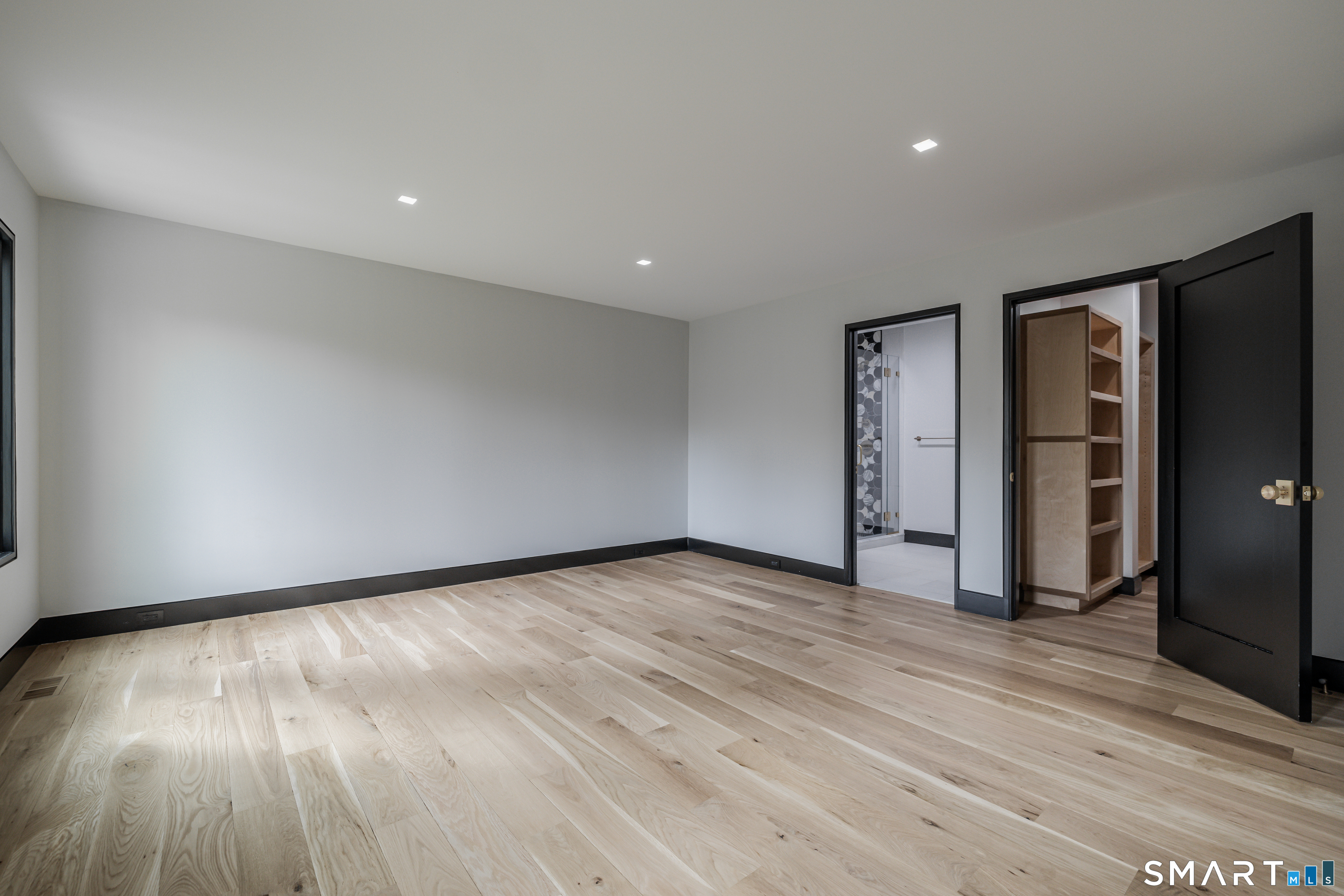 201 Ponus Avenue Extension