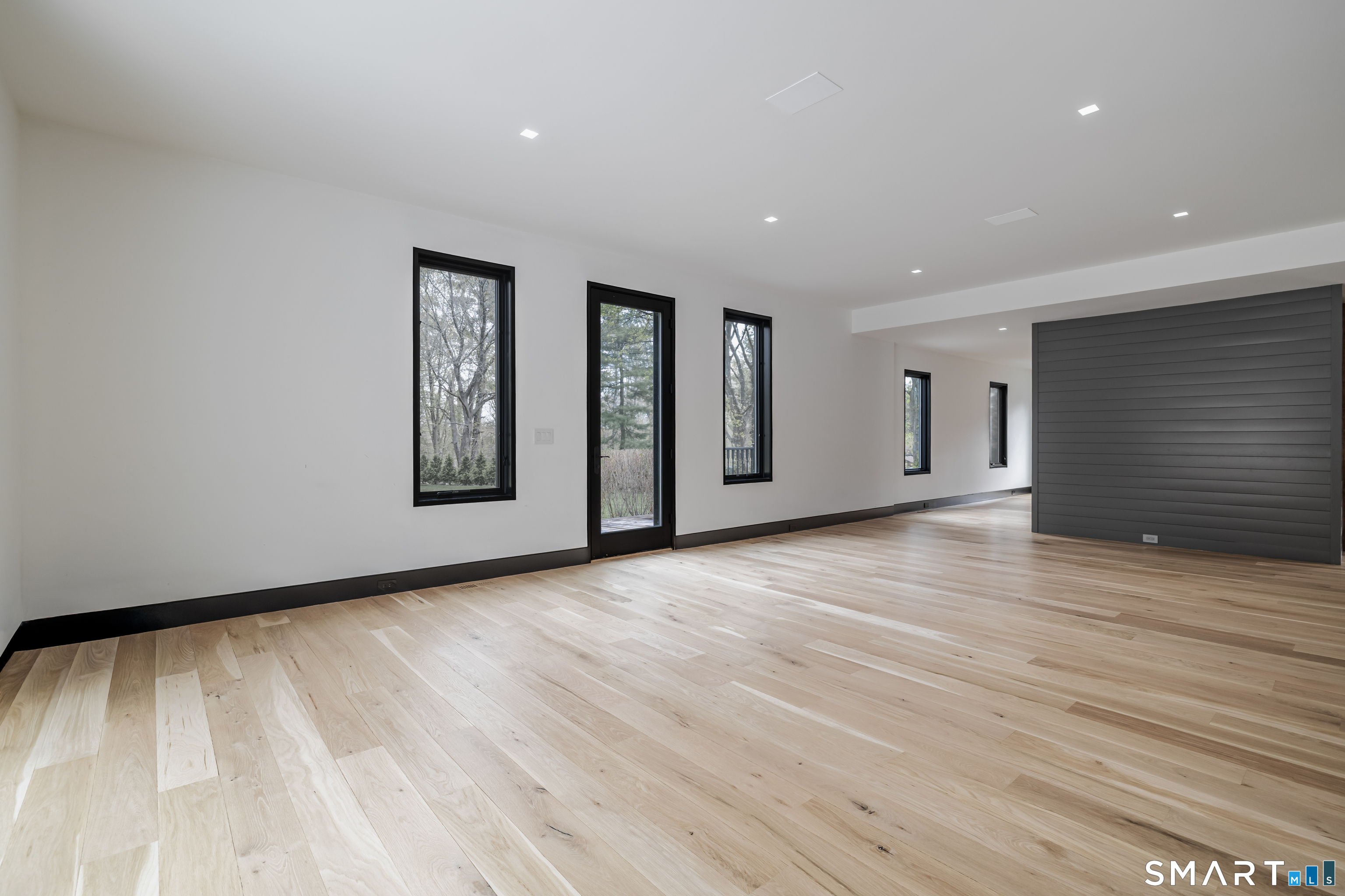 201 Ponus Avenue Extension