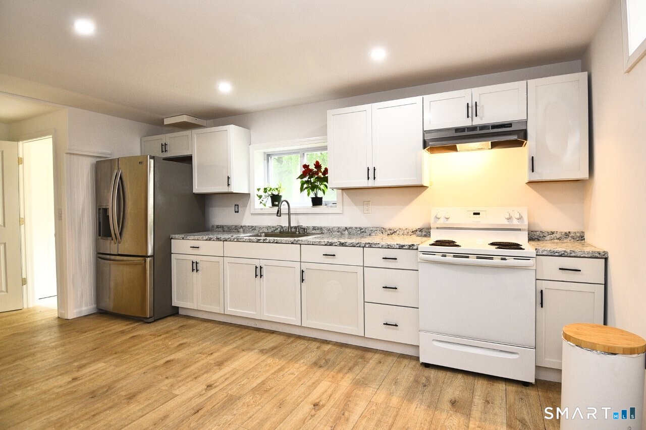 170 Sequoia Road