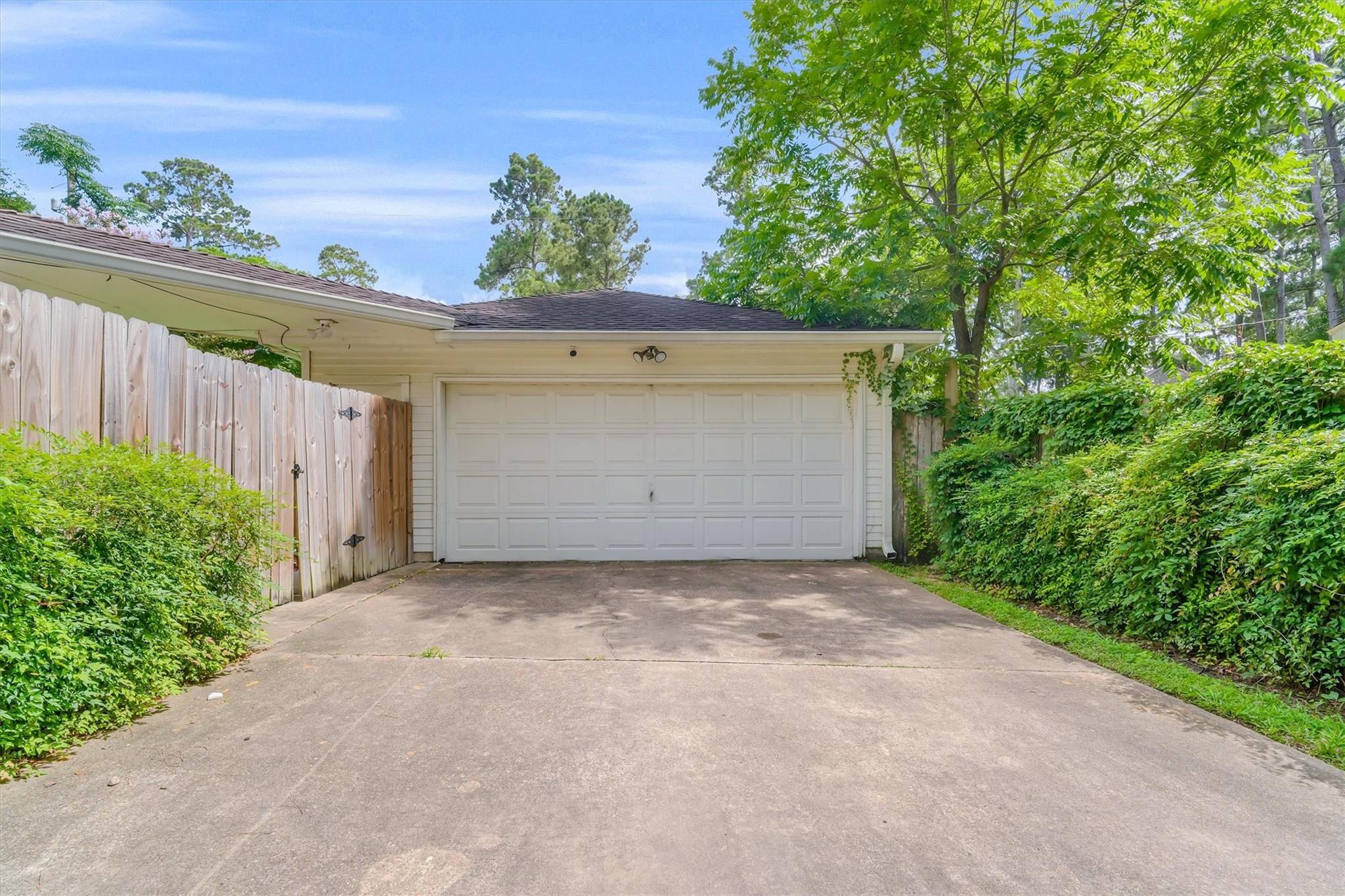 12407 Rosehill Lane