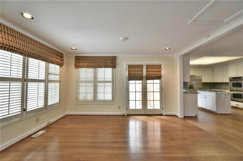 11 Paces West Drive NW