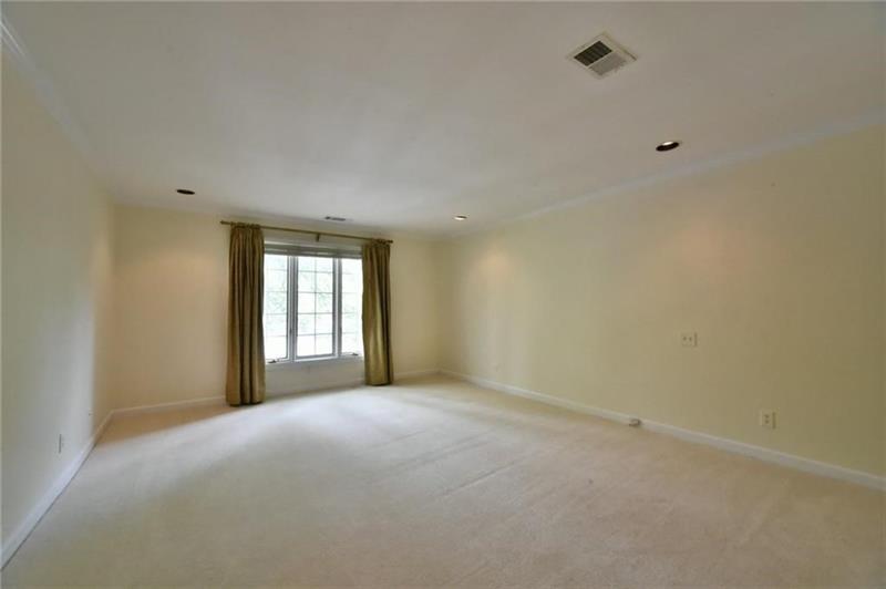 11 Paces West Drive NW