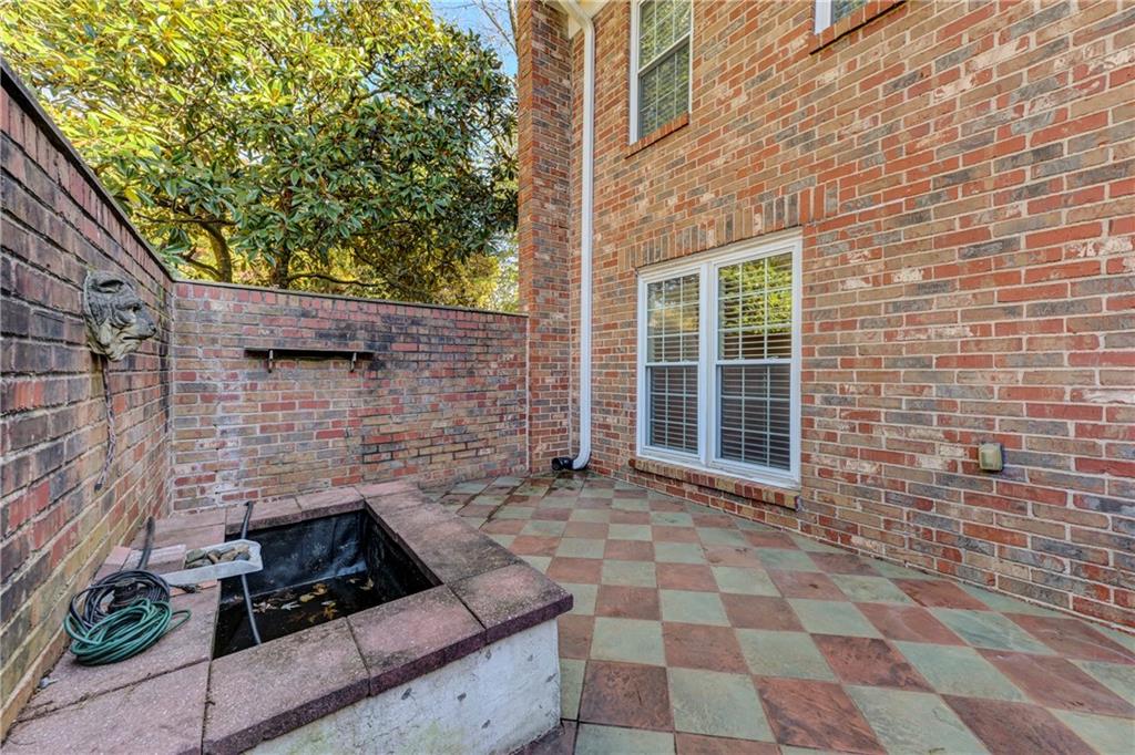 14 Newport Place NW
