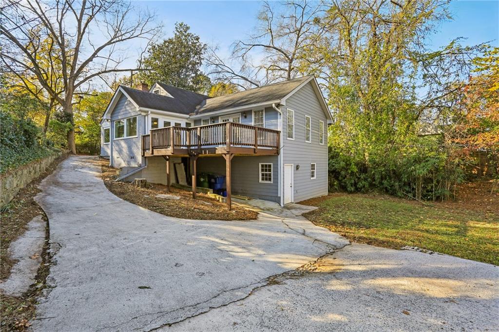 22 Peachtree Hills Avenue NE