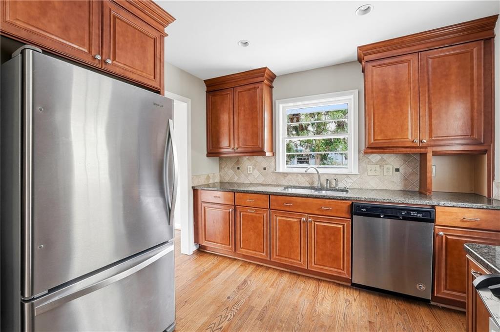 1846 fernwood Road NW