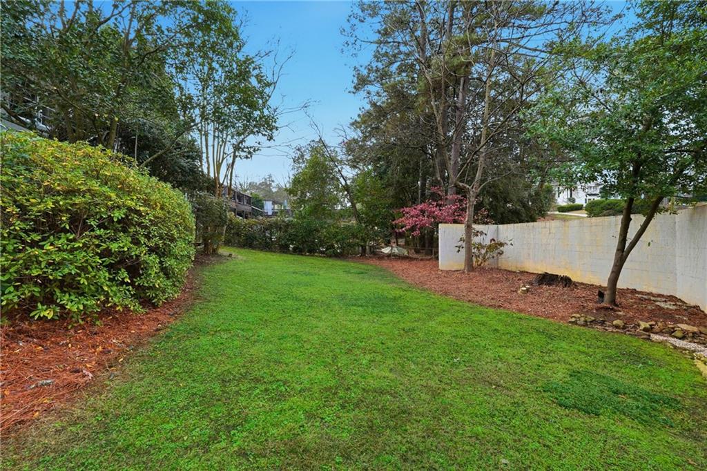 1846 fernwood Road NW