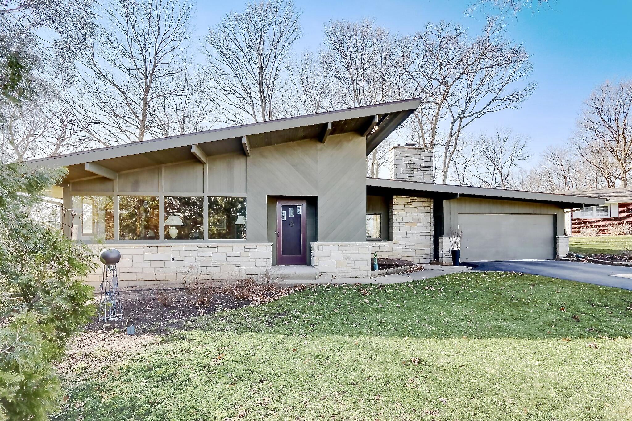 1654 Summit Dr