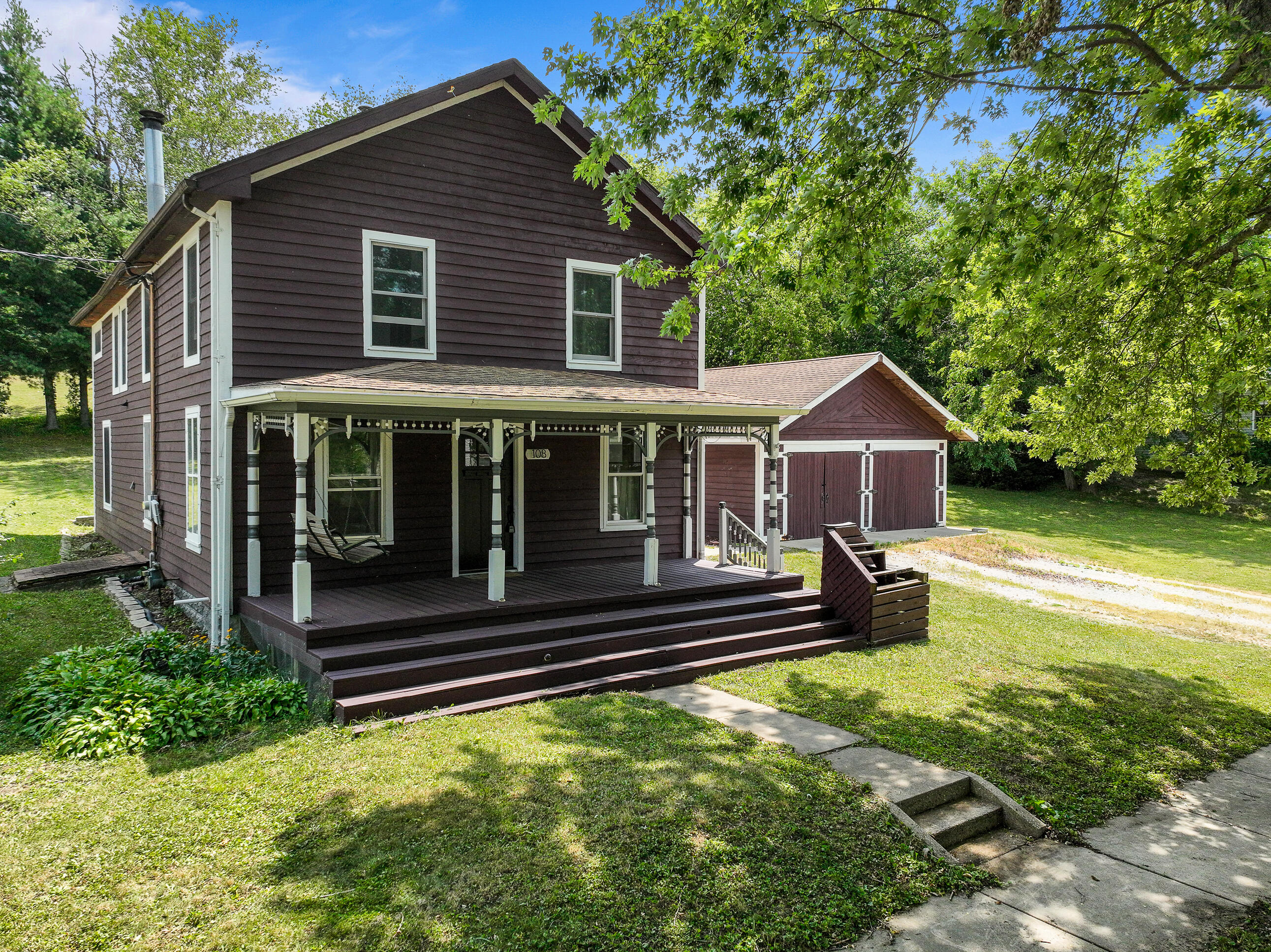 108 Grove Ave