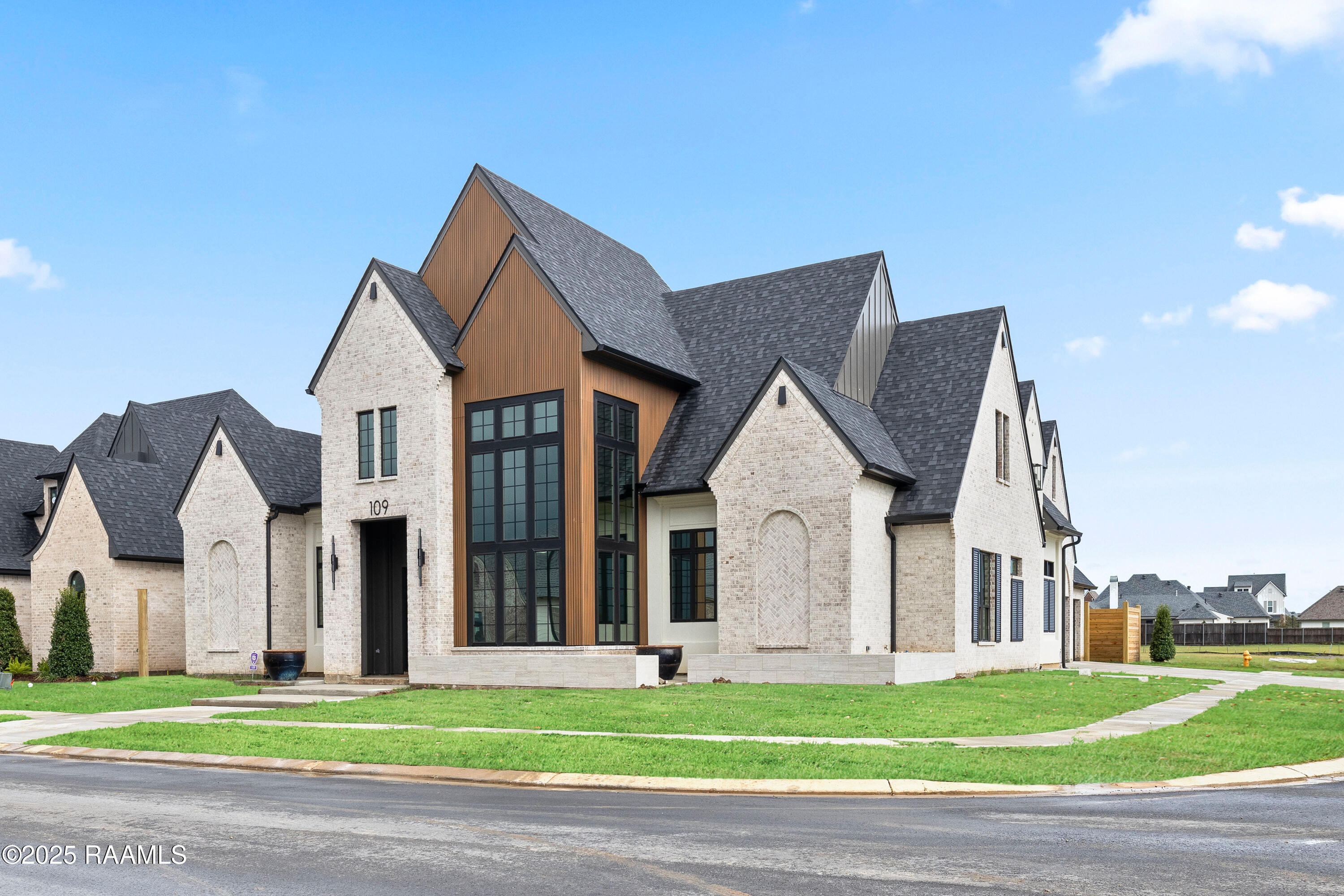 109 Sabal Leaf Lane