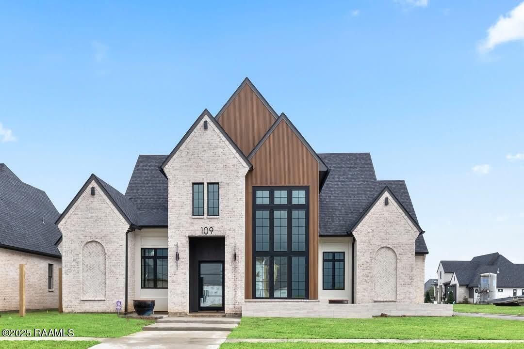 109 Sabal Leaf Lane